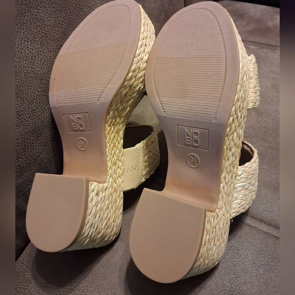 No Boundaries Women's Two Band Woven Platform Sandals Raffia 9 1/2
